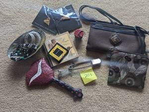 lot 203 image: Ladies dresser accessories bags, decor mirror, necklace rack, jewelry and bowl