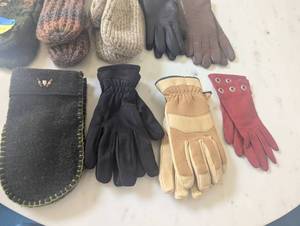 lot 204 image: NEW Warm and Cozy Wool and leather womens accessories leather gloves, hand knit mittens (wool),