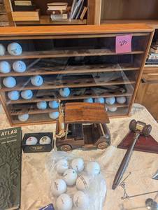 lot 215 image: Golf Decor