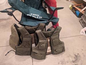 lot 261 image: Boat & sport pack 2 pack chairs, 3 Sterns life Jackets, swing jacket
