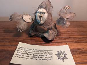 lot 269 image: Native American Art  Dream Catchers (7) and key ring Native art piece