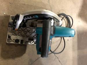 Makita 12 Amp 6-12 in. Plunge Circular Saw  Customer Returns See Pictures