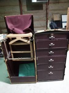 lot 9 image: Antique Steam Trunk with keys and original hangers