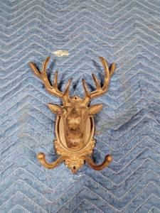 lot 17 image: Cast iron deer head wall mount coat hook