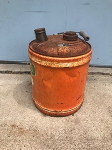 lot 220 image: Vintage Farm-Oyl Lubricants Metal Can