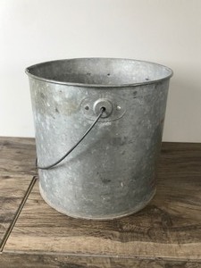 lot 247 image: Vintage Frabills Min-O-Life Minnow Bucket