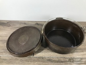 lot 252 image: Cast Iron Dutch Oven with Lid, Handle & Feet on the Bottom