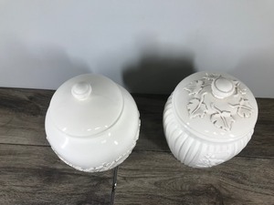 lot 265 image: 2 - Seattle Inspirado Stonelite Cookie Jars Antique White Embossed GrapesVine