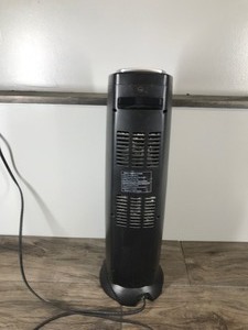 lot 277 image: Lasko Portable Air Heater - 1500 watts - Model 5790