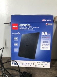 lot 279 image: 2 - RCA Amplified Indoor Flat HDTV Antenna Multi-Directional