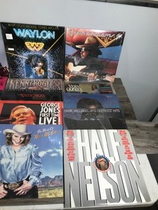 lot 299 image: Lot of 33 Vinyl LP Records