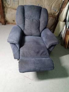 lot 4 image: Recliner