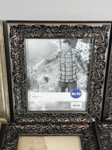 lot 306 image: 10 - Picture Frames - Size 8 x 10