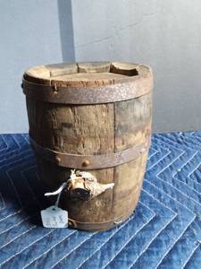 lot 31 image: 1800s powder barrel