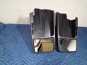 lot 23 image: Ford extending mirrors