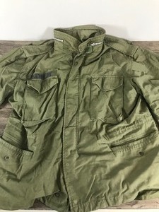 lot 332 image: US Military Jacket - Size Large Short