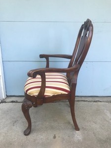 lot 389 image: Ethan Allen Solid Wood Chair with Cushioned Seat