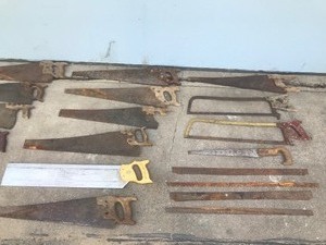 lot 400 image: Lot of Vintage Saws with 1 Fairly New Saw