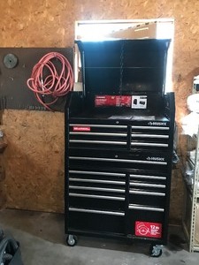 lot 436 image: Husky 16 Drawer Tool Chest and Cabinet