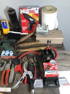 lot 445 image: Large Lot of Tools