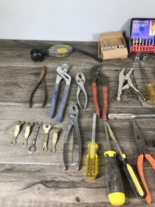 lot 451 image: Lot of Tools