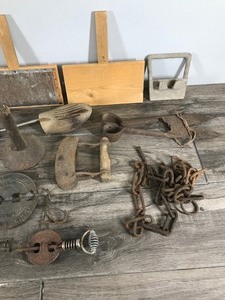 lot 458 image: Lot of Vintage Collectibles