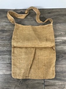 lot 463 image: 1979 Minnesota Renaissance Festival Hand Bag huzzah