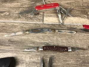 lot 481 image: 2 Vintage Pocket Knives & 4 Utility Camping Knives