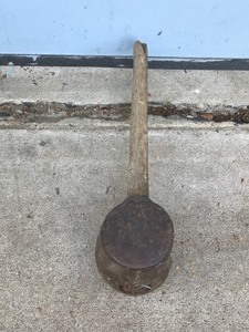 lot 484 image: Large Vintage Post Maul - Has the number 10 on it