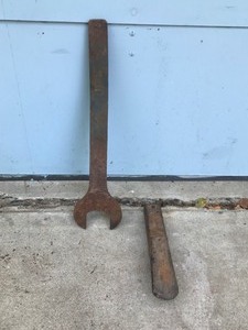 lot 487 image: Large Wrench & a Tooth for a Dozer or Front Enloader