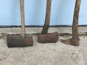 lot 498 image: Ax - Large Heavy Ax with maul on the backside & some type of vintage mining tool