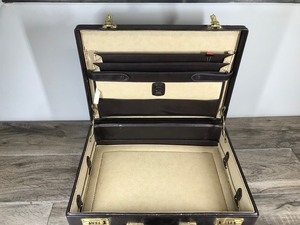 lot 507 image: Heritage Brief Case with Combination Lock