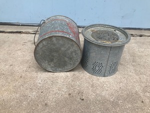 lot 522 image: Vintage Minnow Bucket - Falls City The Anglers Choice