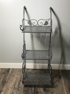 lot 531 image: 3 Tier Metal Plant Stand