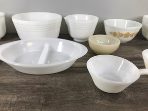 lot 547 image: Lot of Vintage Bowls & More