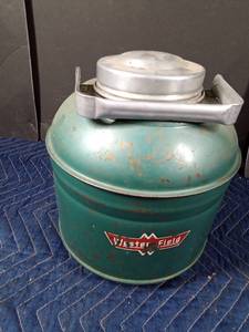 lot 198 image: Vintage picnic water jug