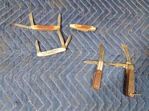 lot 186 image: Lot of 5 pocket knives