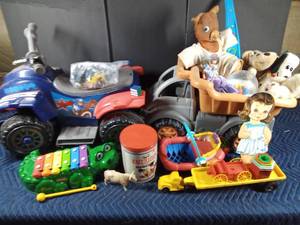 lot 171 image: Tote of vintage toys and others