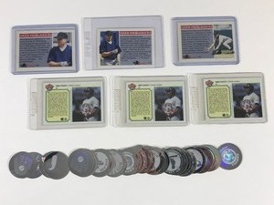 lot 576 image: Lot of 6 Minnesota Twins Hologram Baseball Cards & Hologram Team Cards - Kirby Puckett & Chuck Knoblauch