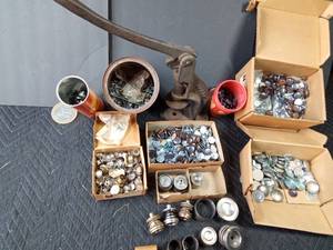 lot 144 image: Upholstery button making tool and accessories