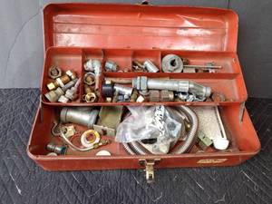 lot 139 image: Tool box of plumbing parts