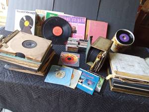 lot 129 image: Album record sets, 45s, LPs, cassettes and record cleaner
