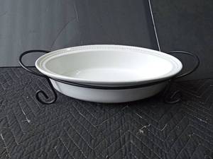lot 117 image: Casserole with metal stand