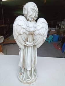 lot 84 image: Resin angel
