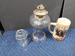 lot 77 image: 1986 collectors series Budweiser mug, vintage oil lamp and vintage jar