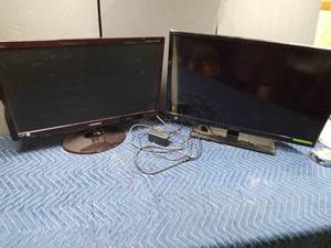 lot 79 image: Samsung 24 and Insignia 27 TVs