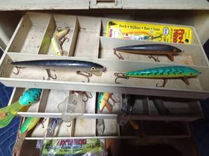 lot 55 image: 3MCC tackle box of tackle