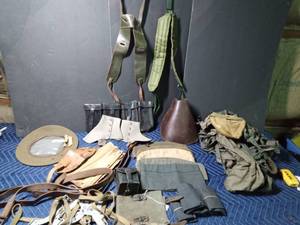 lot 42 image: Lot of military items