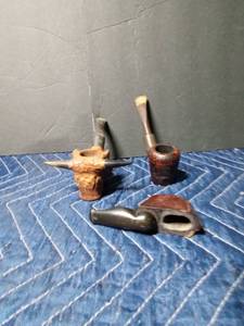 lot 34 image: 3 Unique pipes
