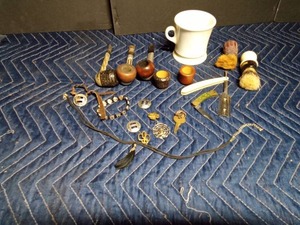 lot 32 image: 3 tobacco pipes with interchangeable bowls, Vintage shaving mug with accessories and other collectables